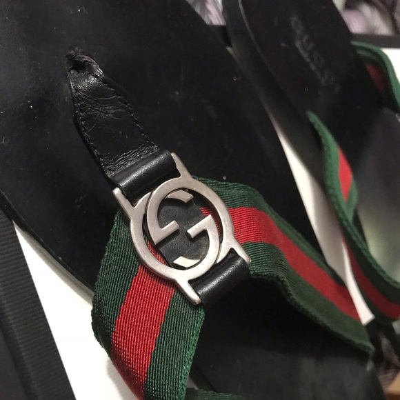 Men’s Gucci sandals . Comes with box .